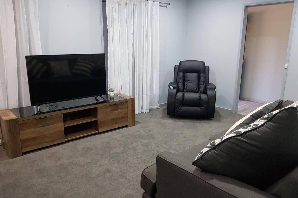 Blue Wren Bnb Батерст Экстерьер фото